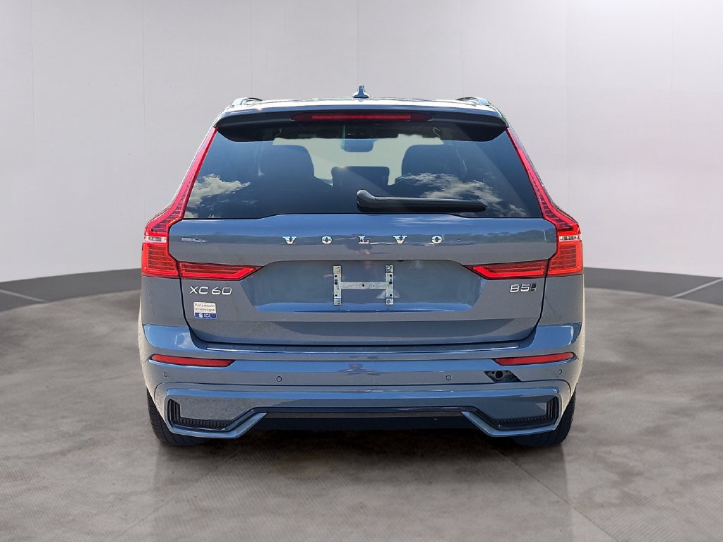 Used 2023 Volvo XC60 B5 Ultimate w/ Climate Package AWD/4WD image 5