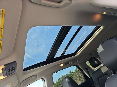 New 2026 Nissan Pathfinder SL w/ SL Premium Package FWD image 34