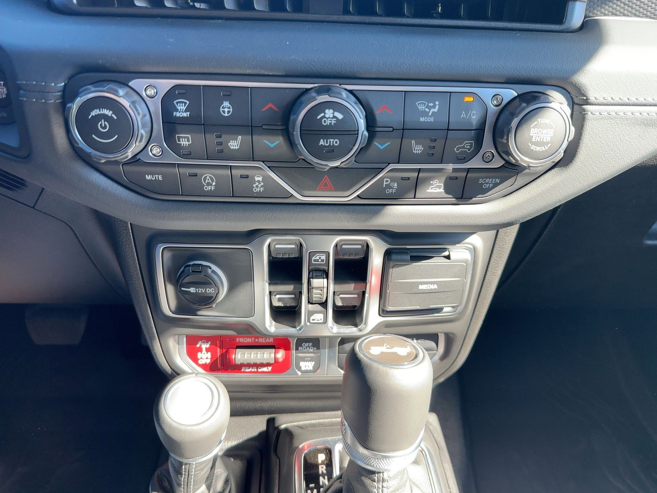 New 2025 Jeep Wrangler Unlimited Rubicon AWD/4WD image 20