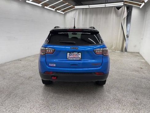 Used 2025 Jeep Compass Trailhawk AWD/4WD image 3