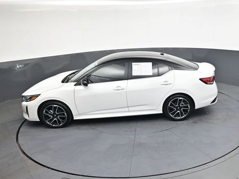 Used 2025 Nissan Sentra SR image 33