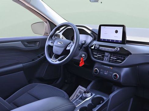Used 2023 Ford Escape AWD image 17