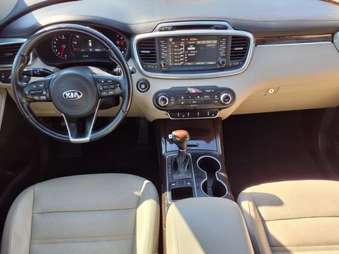 Used 2016 Kia Sorento EX w/ EX Touring Package image 4