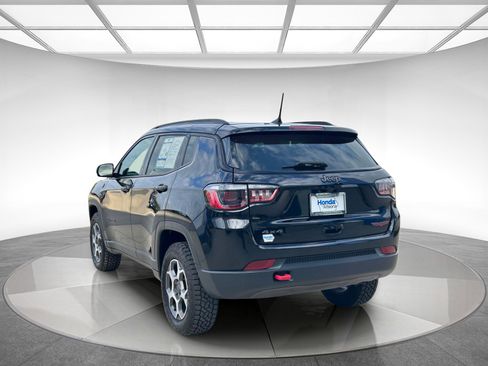 Used 2022 Jeep Compass Trailhawk image 3