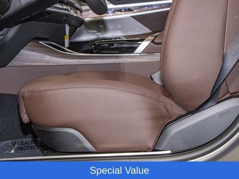 Used 2025 BMW 760i xDrive w/ Premium Package AWD/4WD image 16