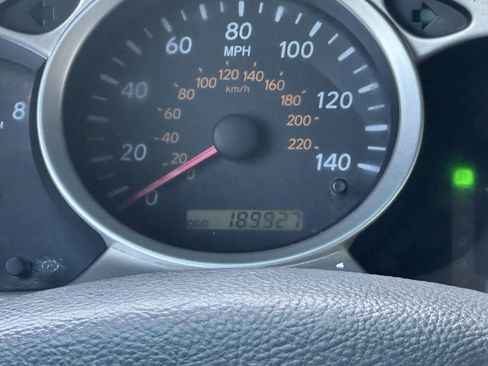 Used 2004 Toyota Highlander 2WD V6 image 13