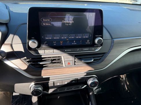 Used 2024 Nissan Altima 2.5 SV image 22