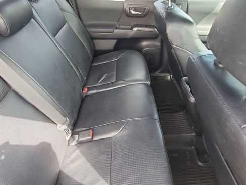 Used 2019 Toyota Tacoma TRD Sport image 33