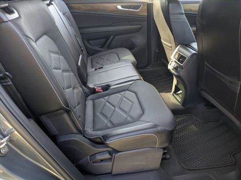 Used 2024 Volkswagen Atlas SE image 17