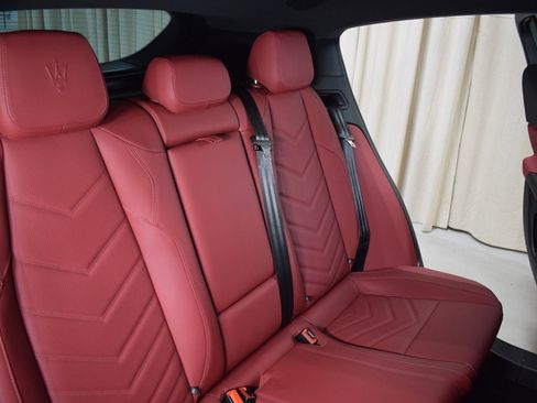 Used 2024 Maserati Grecale Trofeo image 18