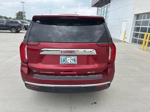 Used 2023 GMC Yukon SLT w/ SLT Premium Package AWD/4WD image 4