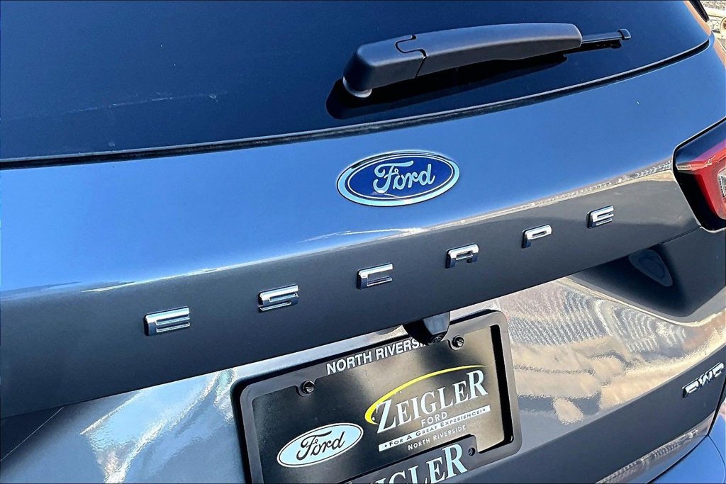 Used 2023 Ford Escape ST-Line w/ Tech Pack #1 AWD/4WD image 8