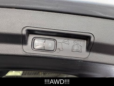 Used 2020 Ford Explorer XLT w/ Comfort Package image 23