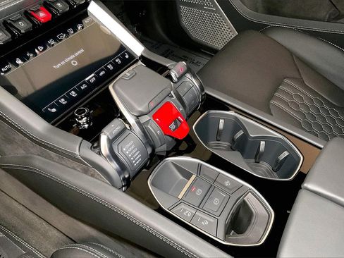 Used 2025 Lamborghini Urus SE image 12