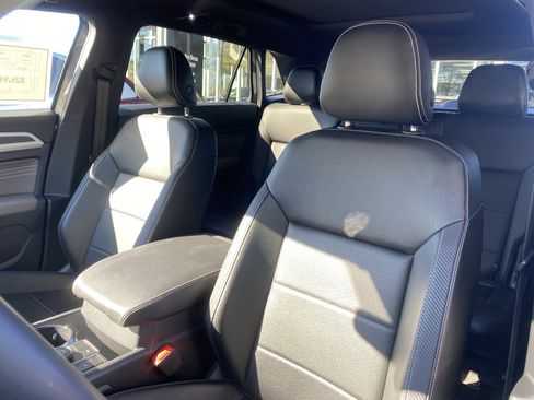Used 2021 Volkswagen Atlas Cross Sport SEL image 11