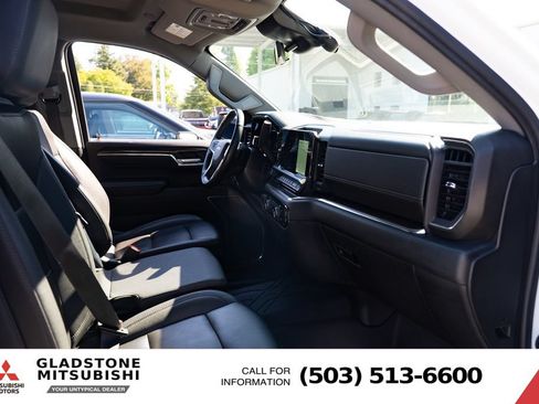 Used 2023 Chevrolet Silverado 1500 LT w/ Leather Package AWD/4WD image 25