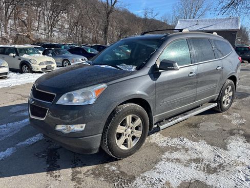 Used 2012 Chevrolet Traverse LT w/ LPO, 'HIT The Road' Package FWD image 2