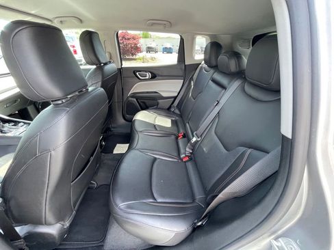 Used 2022 Jeep Compass Limited AWD/4WD image 17