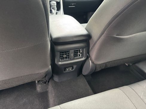 Used 2025 Toyota RAV4 XLE image 24