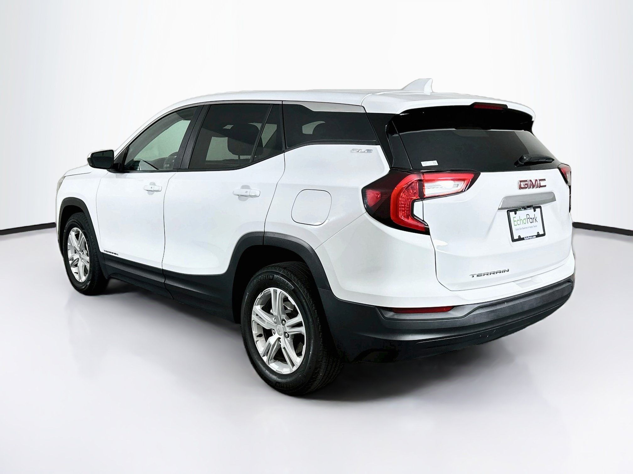 Used 2024 GMC Terrain SLE FWD image 5