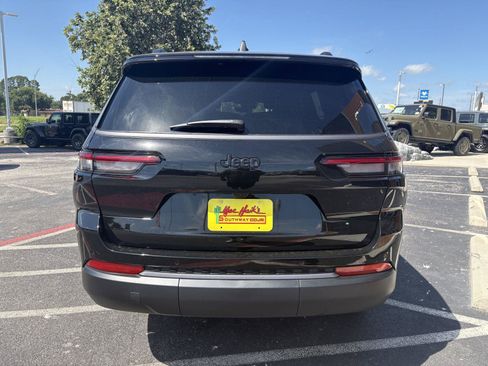 New 2026 Jeep Grand Cherokee L Limited w/ Limited Altitude Package RWD image 6