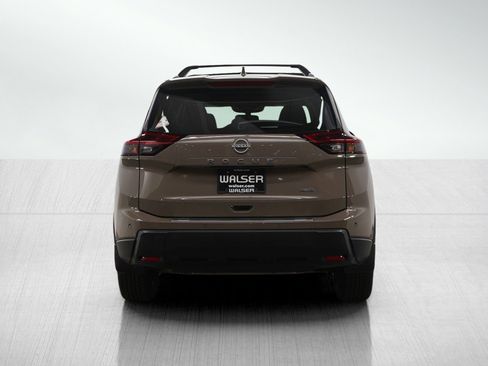 Used 2025 Nissan Rogue SV w/ SV Premium Package image 4