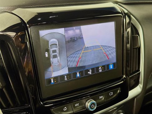 Used 2022 Chevrolet Traverse LT w/ LT Premium Package AWD/4WD image 18