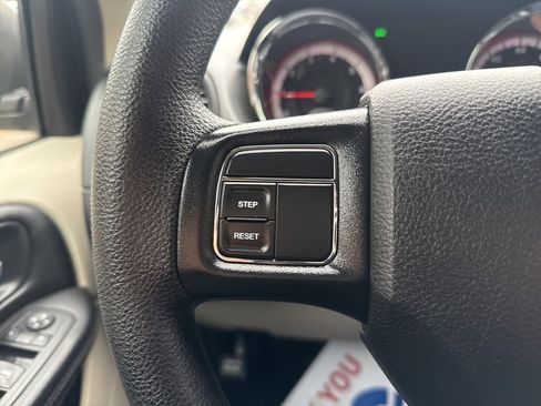 Used 2019 Dodge Grand Caravan SE w/ Power Convenience Group I image 17