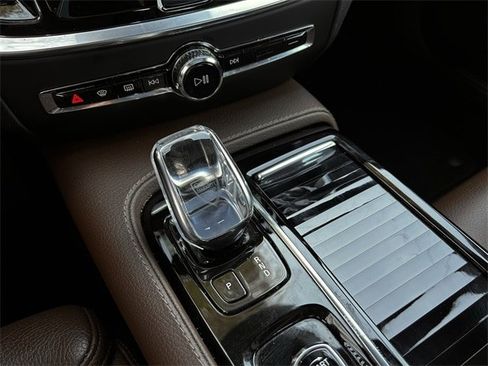 Used 2021 Volvo S60 T8 Inscription image 24