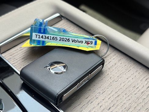 New 2026 Volvo XC90 B6 Plus w/ Protection Package Premier image 23