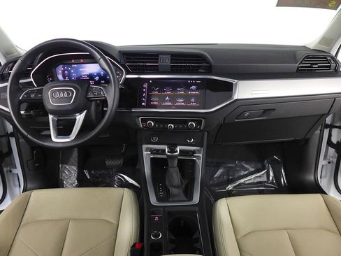 Used 2023 Audi Q3 2.0T Premium w/ Convenience Package image 25