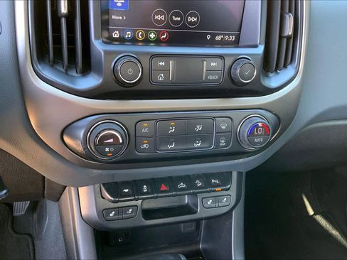 Used 2020 Chevrolet Colorado Z71 RWD image 34