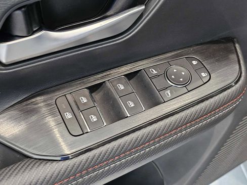 Used 2025 Nissan Kicks SR image 15