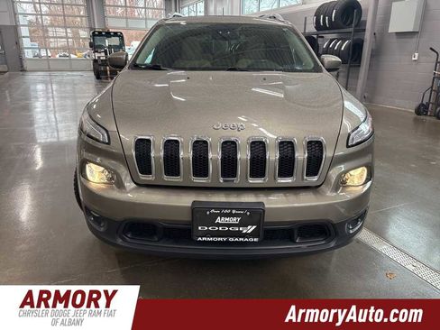 Used 2016 Jeep Cherokee Latitude w/ Comfort/Convenience Group image 2