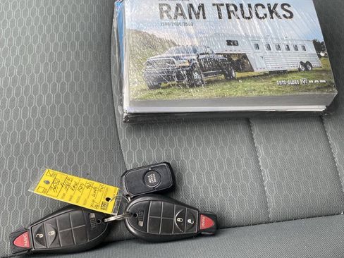 Used 2018 RAM 1500 Express w/ Express Value Package AWD/4WD image 17
