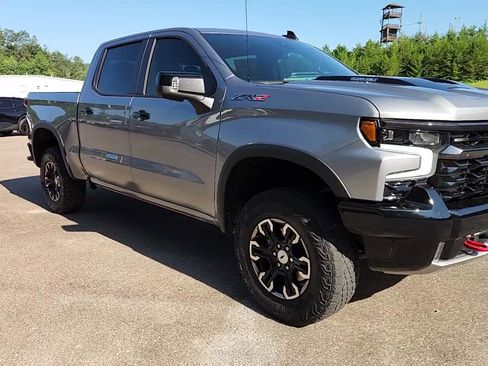 Used 2024 Chevrolet Silverado 1500 ZR2 w/ Technology Package image 11