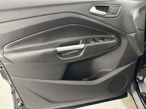 Used 2019 Ford Escape SEL image 19