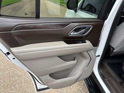 Used 2024 Chevrolet Tahoe LS RWD image 12