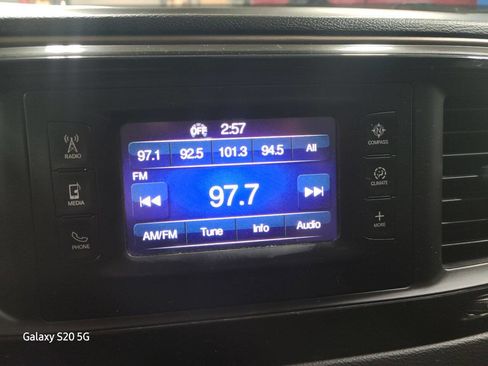 Used 2017 Chrysler Pacifica LX image 37