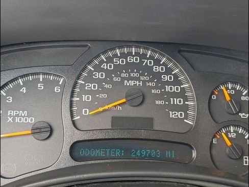 Used 2005 Chevrolet Tahoe LS image 21