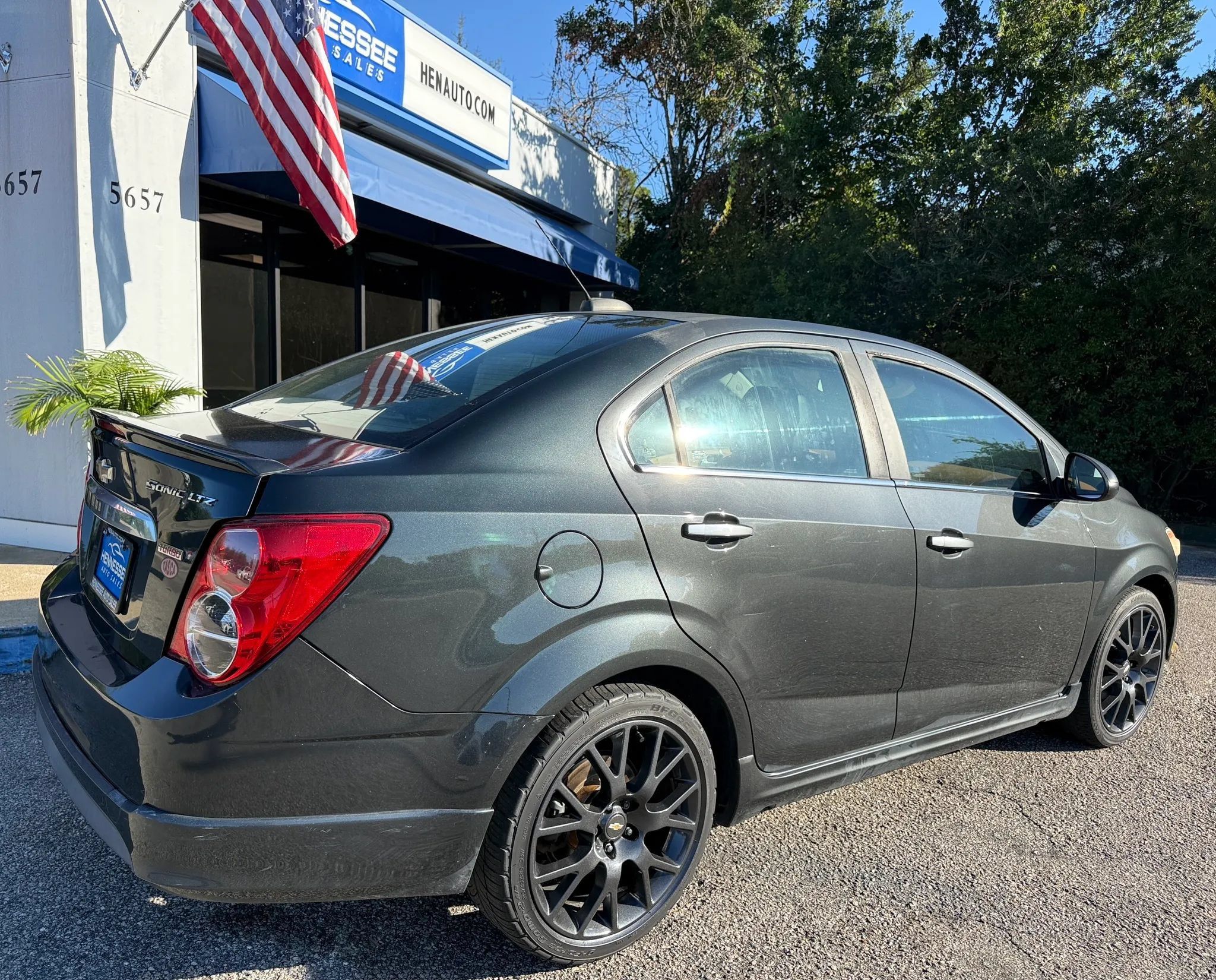 Used 2015 Chevrolet Sonic LTZ w/ Dusk Package FWD image 21