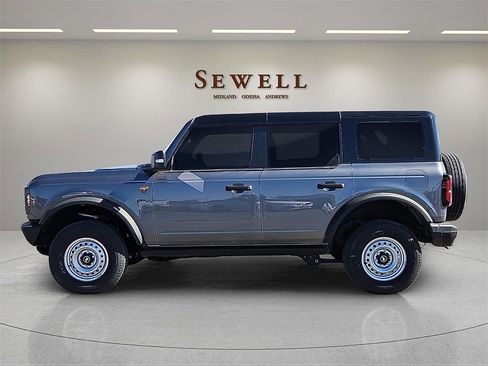 New 2025 Ford Bronco Badlands image 2