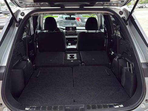 Used 2024 Mitsubishi Outlander ES image 15