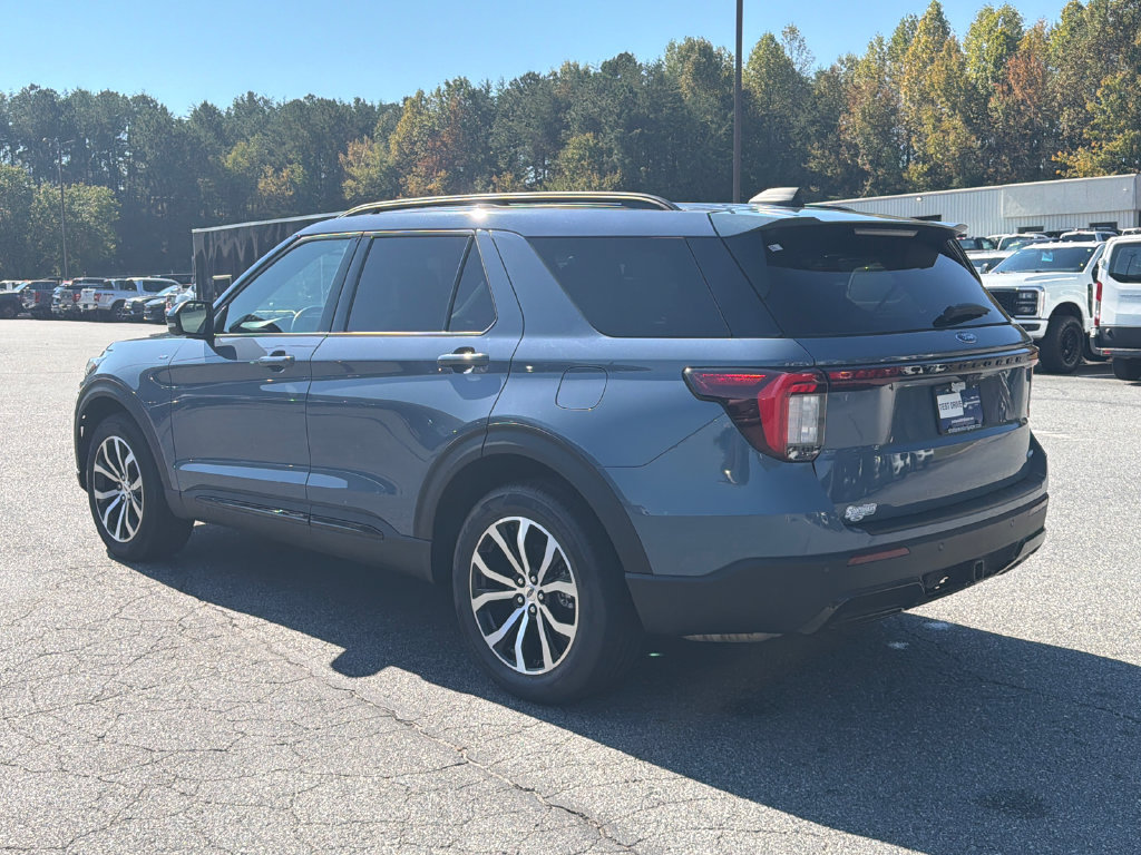 Used 2025 Ford Explorer ST-Line AWD/4WD image 5