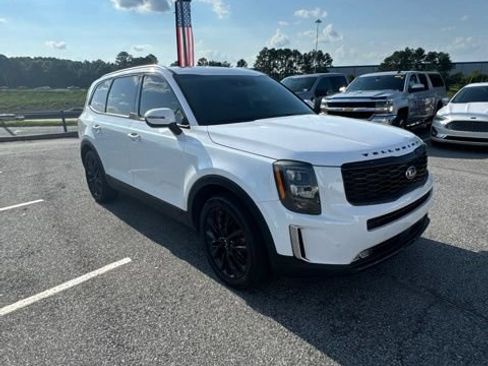 Used 2021 Kia Telluride SX w/ Towing Package FWD image 3