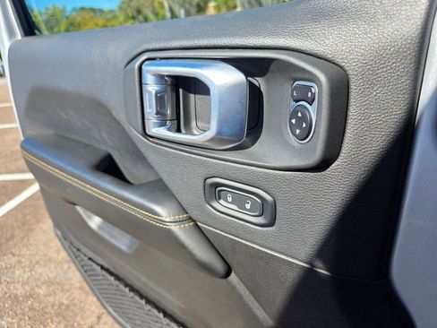 Used 2024 Jeep Wrangler Unlimited Sahara image 13