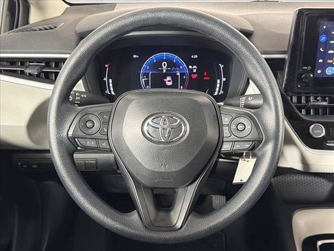 Used 2026 Toyota Corolla LE FWD image 23