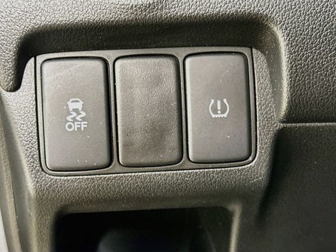 Used 2015 Honda CR-V LX image 12