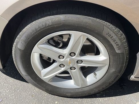 Used 2025 Chevrolet Malibu LS FWD image 9