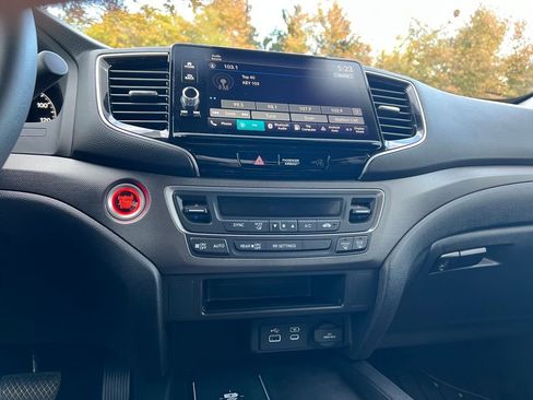 Used 2024 Honda Ridgeline Sport image 26